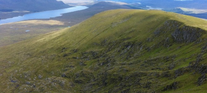 Fionn Bheinn 933 m (3061 ft)